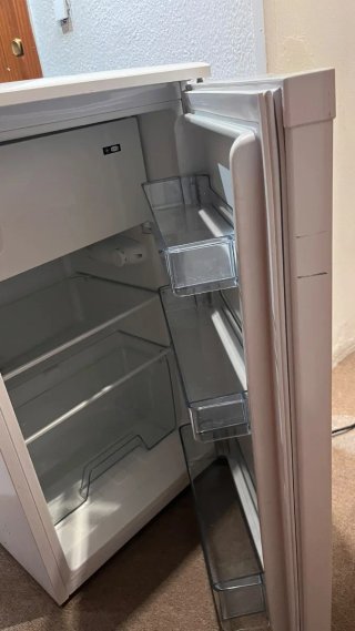 Frigorifero Teka con mini congelatore integrato