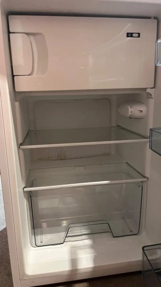 Frigorifero Teka con mini congelatore integrato