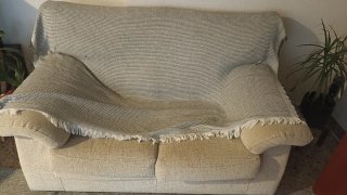 Sofá de 2 plazas en tela beige