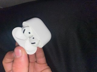 Airpods 4 con cancelación de ruido