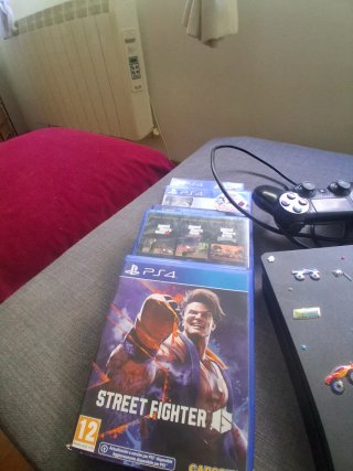 PS4 (PlayStation 4) Nera con Adesivi