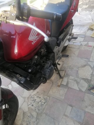 Honda Naked Roja y Negra