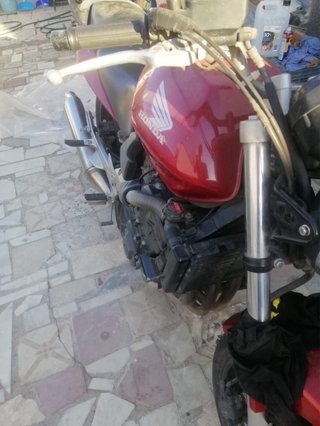 Honda Naked Roja y Negra