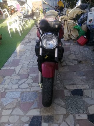 Honda Naked Roja y Negra