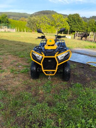 Se vende ATV kymco mxu 300