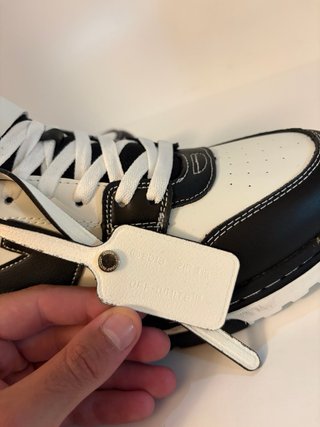 Scarpe Off-White nere e bianche