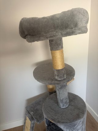 Árbol rascador para gatos