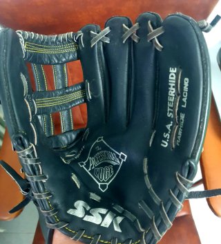 Guante de béisbol SSK