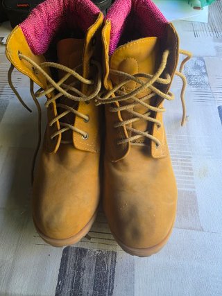 Stivali Timberland gialli con rosa