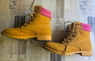 Stivali Timberland gialli con rosa