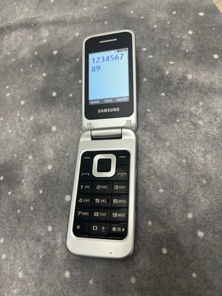Samsung GT-C3520 Flip Phone
