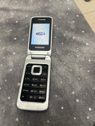 Samsung GT-C3520 Flip Phone