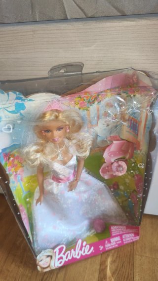 Barbie Sposa con Abito Bianco e Accessori