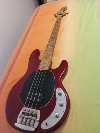 Bajo Musicman Stingray Classic 1994