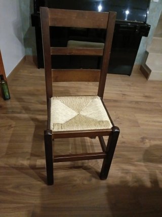 Sillas de comedor de madera y mimbre