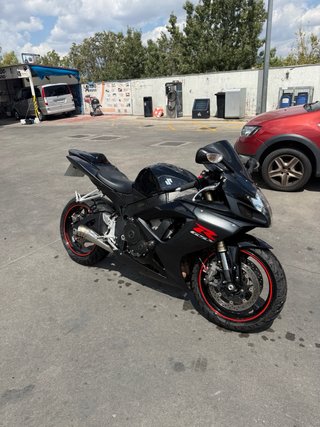 Suzuki GSXR 600 K7 Black Edition
