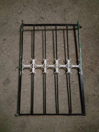 Reja antigua de hierro forjado