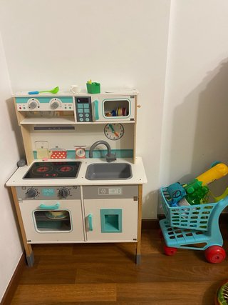 Cocina de juguete de madera