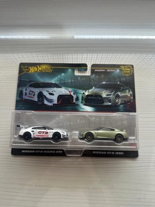 Hot Wheels Premium Nissan GT-R Duo Pack