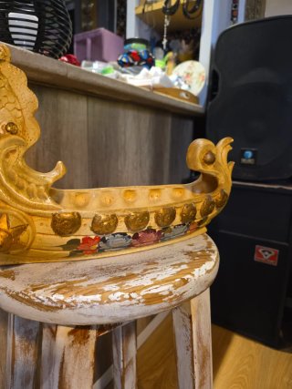 Figura Barco Vikingo Dorado