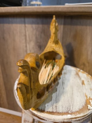 Figura Barco Vikingo Dorado