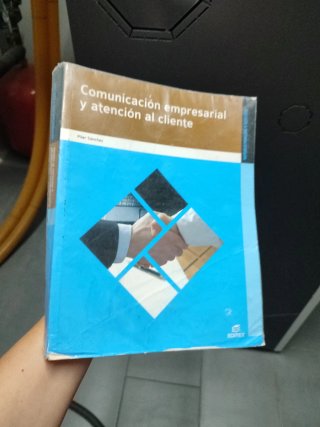 Comunicación empresarial y atención al cliente