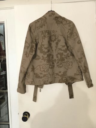 Giacchetta donna con stampa floreale beige