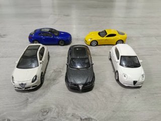 Lote 5 Coches Alfa Romeo 1:43