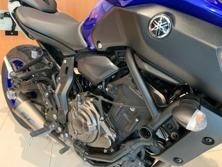 Yamaha MT-07 Naked Azul y Negra