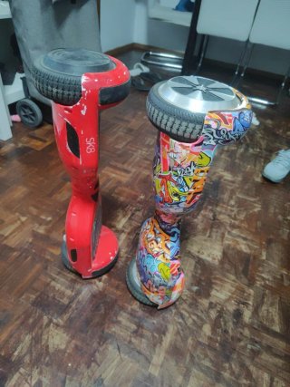 2 Hoverboards  1 SK8 en buen estado y un graffiti