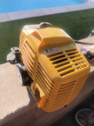 Desbrozadora TBC260ADJ1