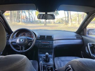 BMW Serie 3 2004 240.000km gasolina pegatina B