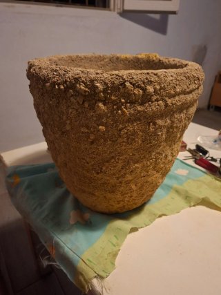 Antico vaso di pietra