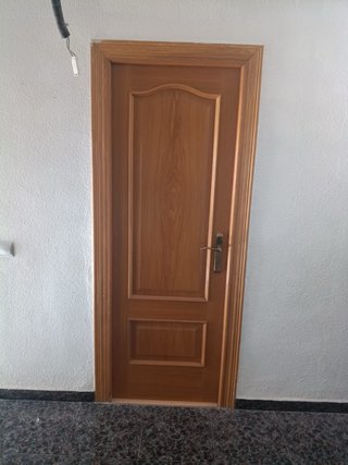 Puertas madera maciza
