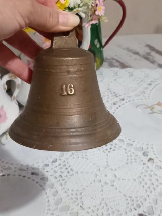 Campana antigua de cobre francesa