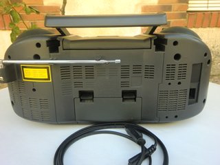 Radiocassette CD AIWA modelo NO. CSD-ES60K
