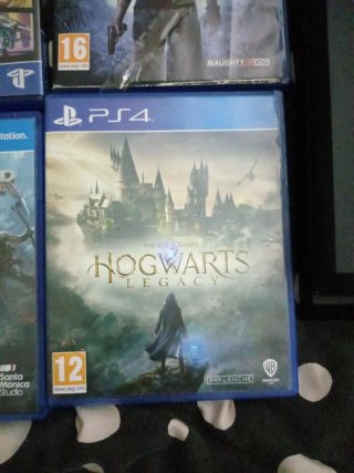 PS4 (PlayStation 4) con 7 giochi