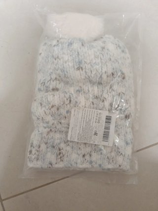 Gorro de lana con pompón