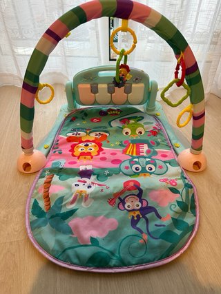 Alfombra de juegos musical con piano