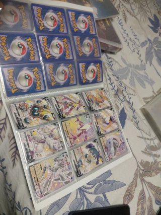 Álbum y cartas Pokémon
