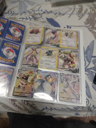 Álbum y cartas Pokémon
