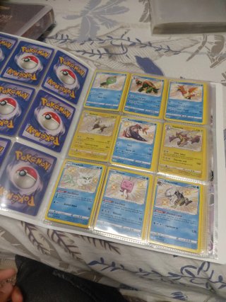 Álbum y cartas Pokémon