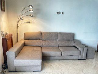 Sofá chaise longue beige/gris