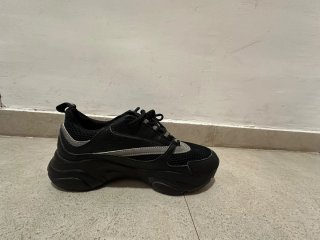 Zapatillas Dior Talla 41 Negras y Blancas