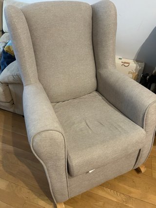 Sillón mecedora lactancia beige