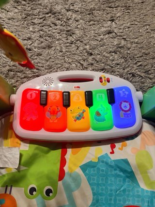 Gimnasio Bebé Piano Colores