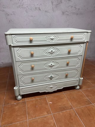 Cómoda antigua de madera