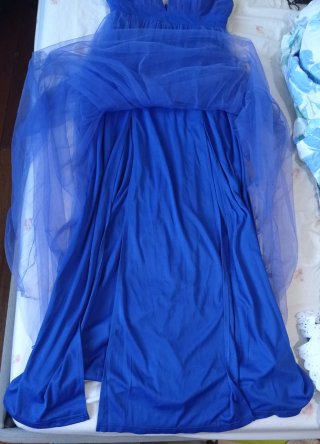 Vestido largo azul con tul