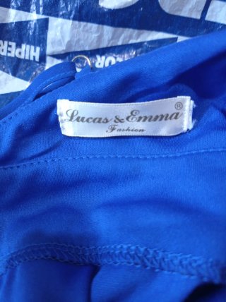 Vestido largo azul con tul