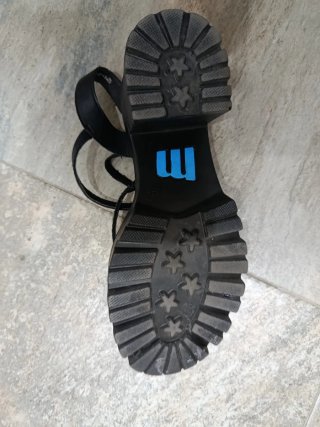 Sandalia Mustang Talla 38 Negra